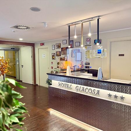 Hotel Giacosa Milan Bagian luar foto
