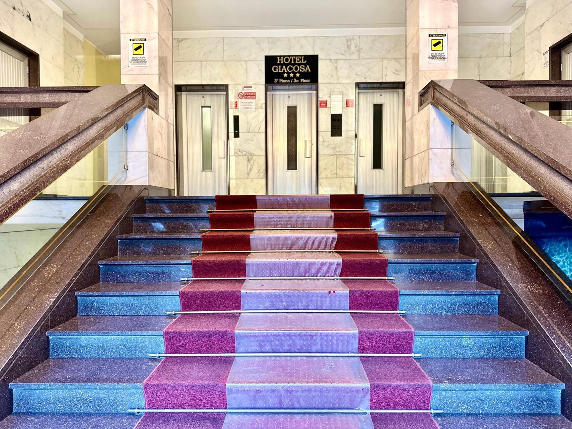 Hotel Giacosa Milan Bagian luar foto