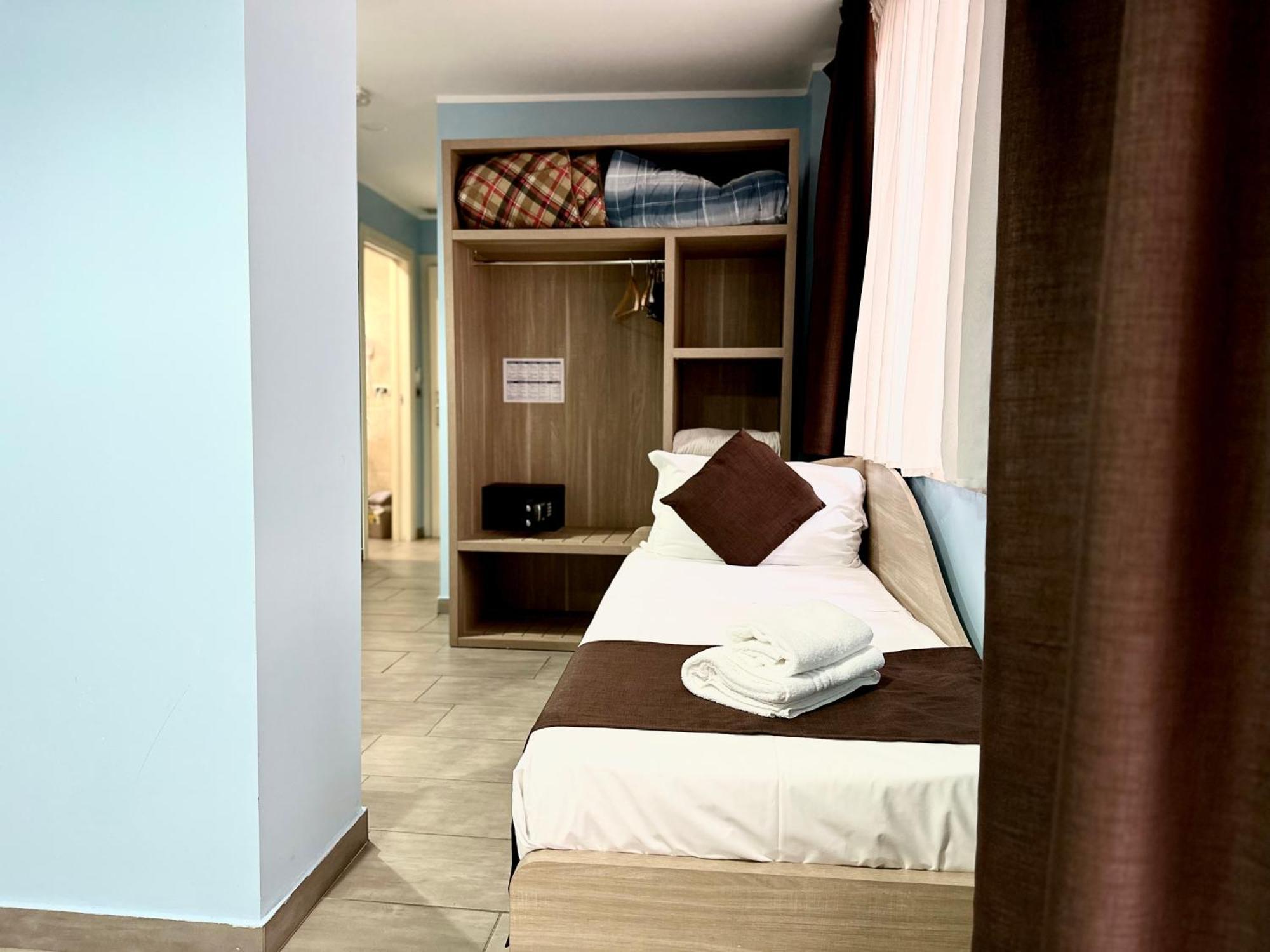 Hotel Giacosa Milan Bagian luar foto