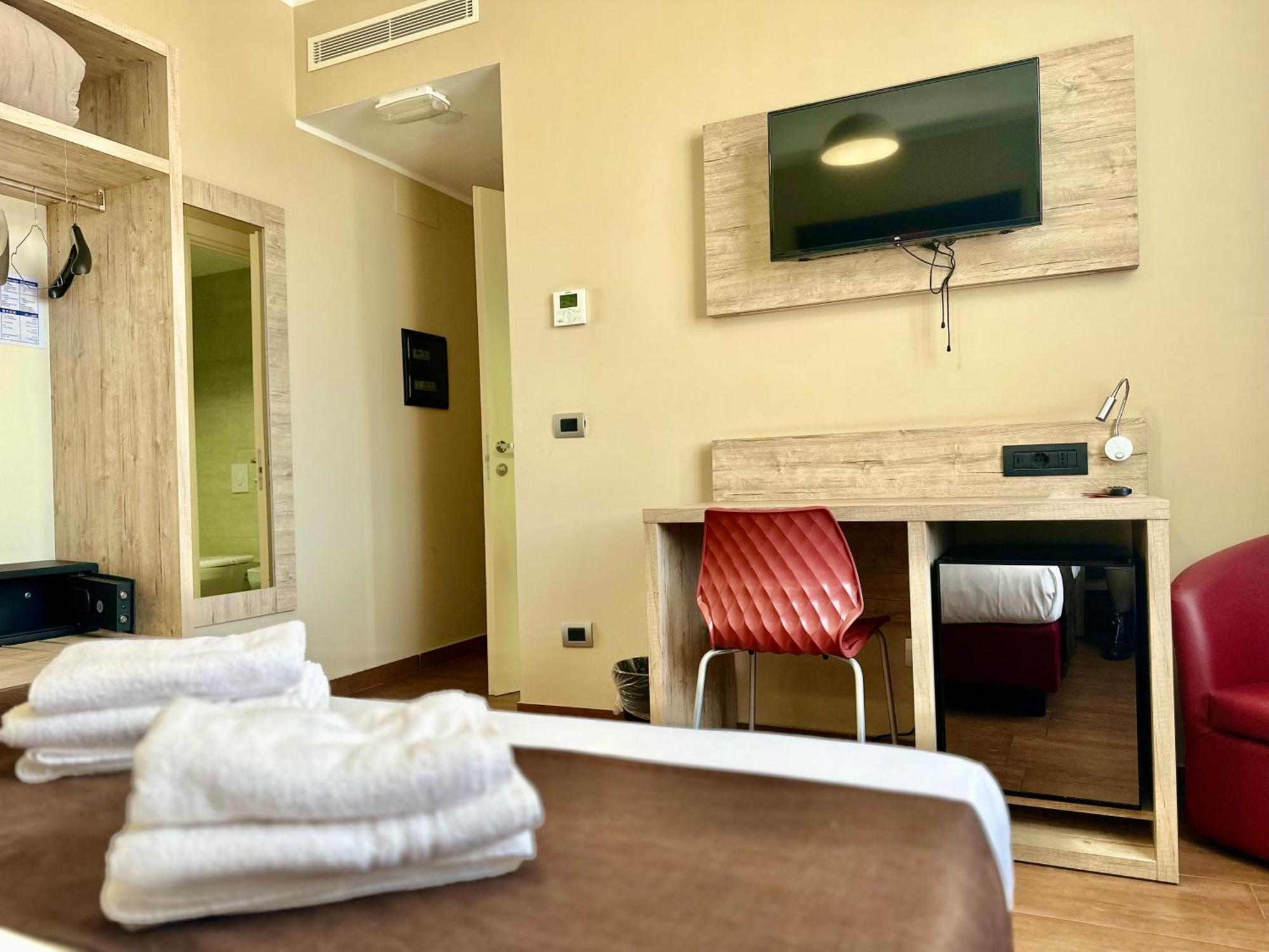 Hotel Giacosa Milan Bagian luar foto