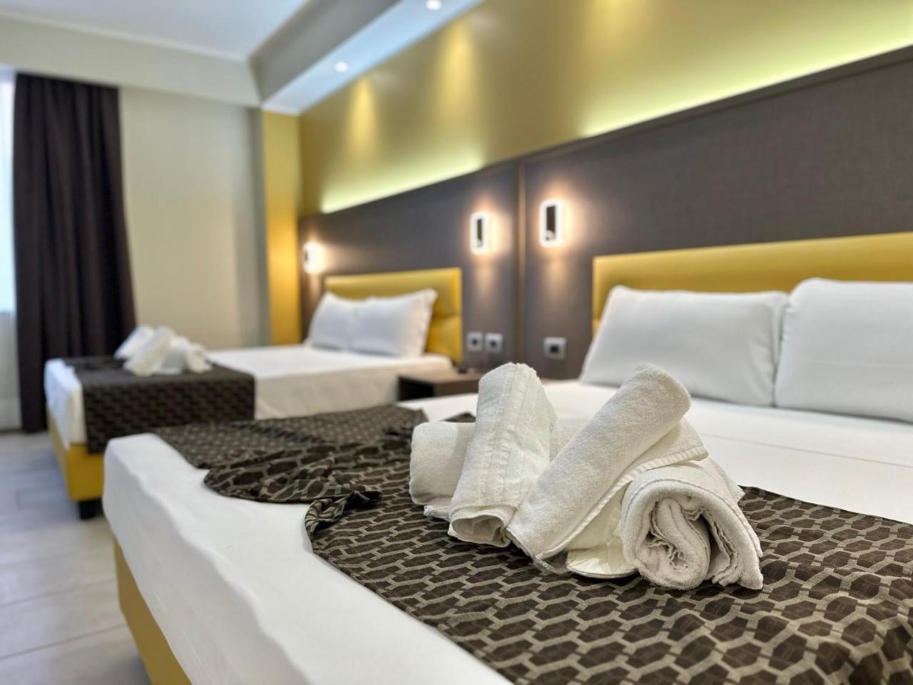 Hotel Giacosa Milan Bagian luar foto