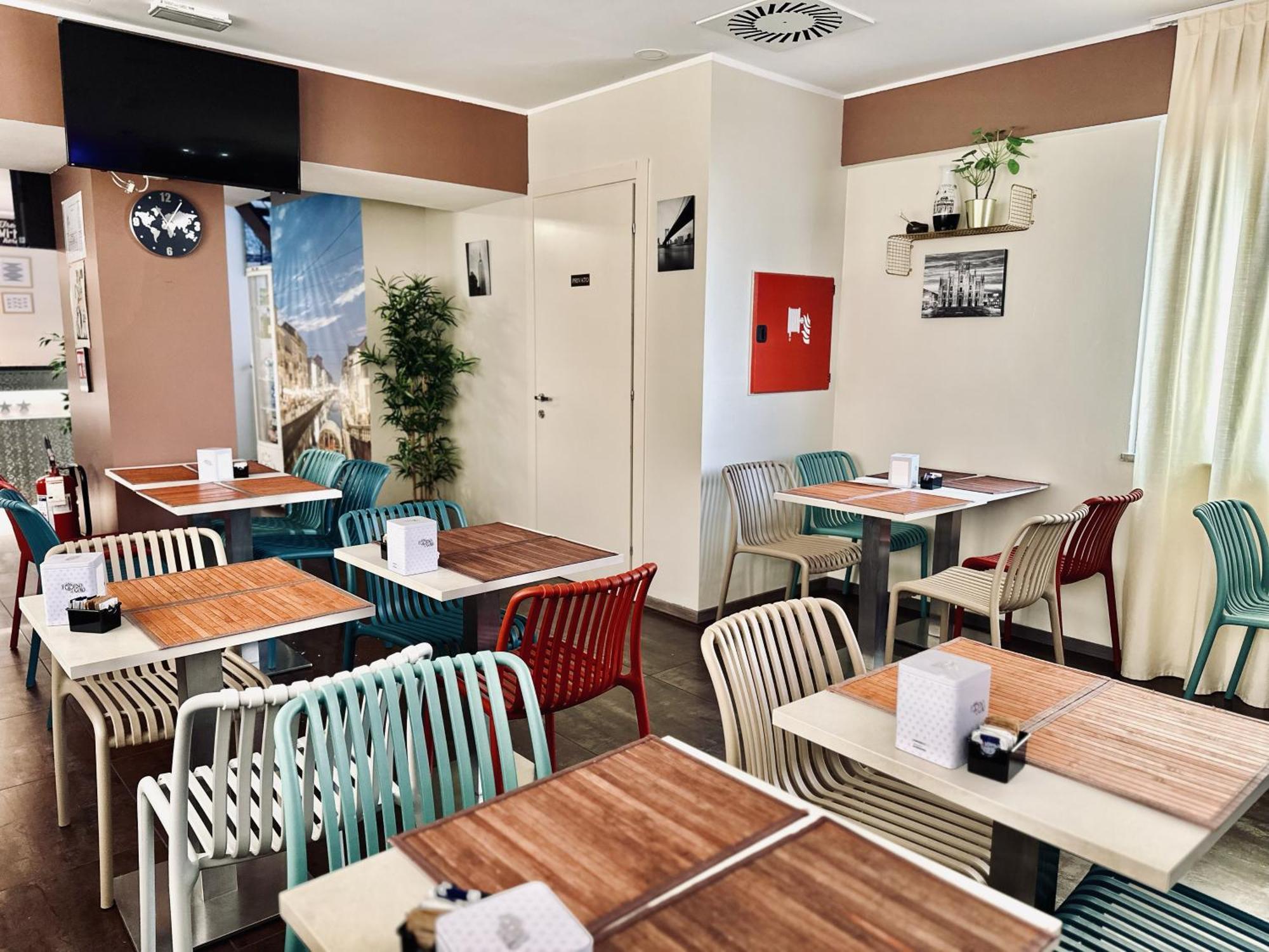 Hotel Giacosa Milan Bagian luar foto