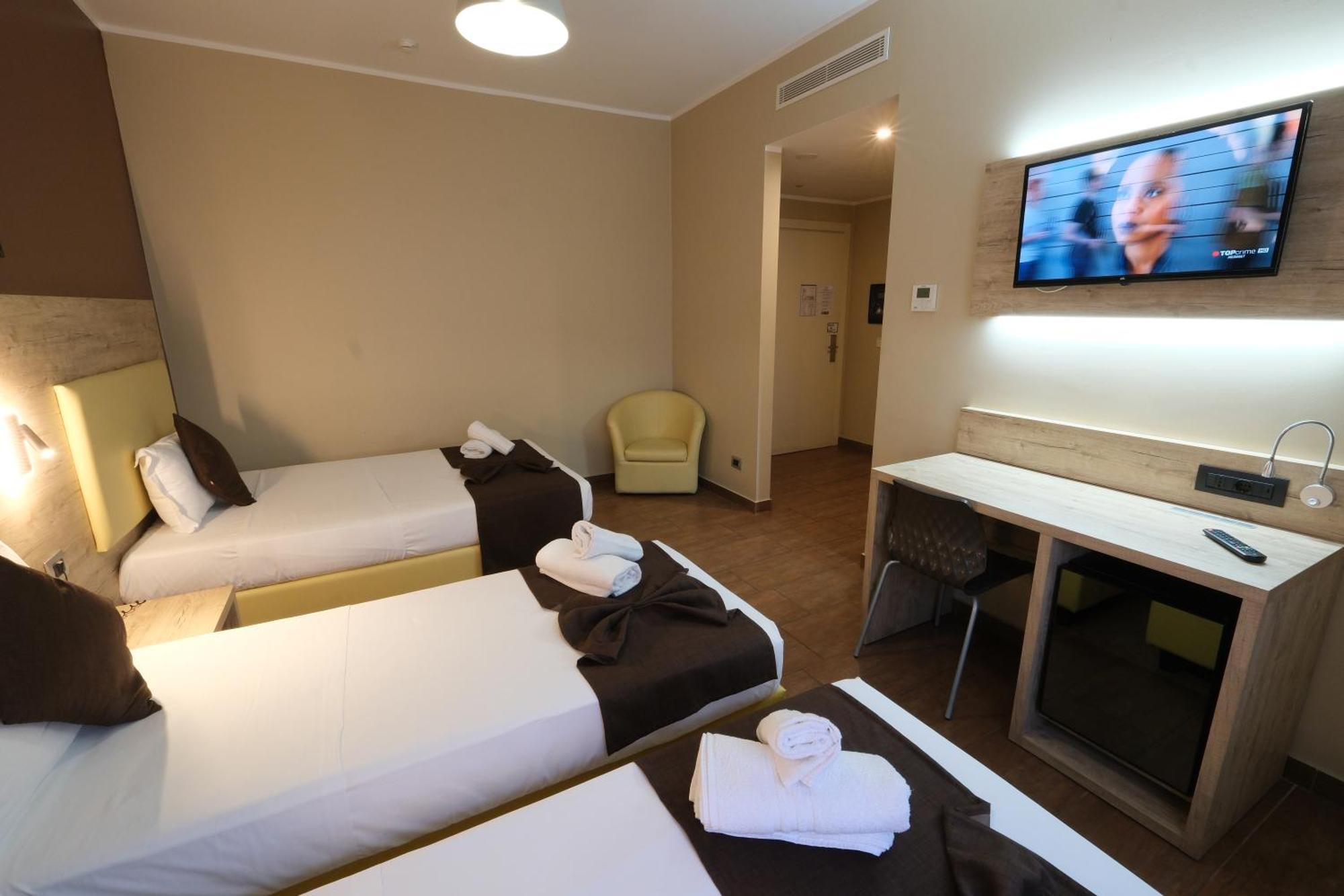 Hotel Giacosa Milan Bagian luar foto