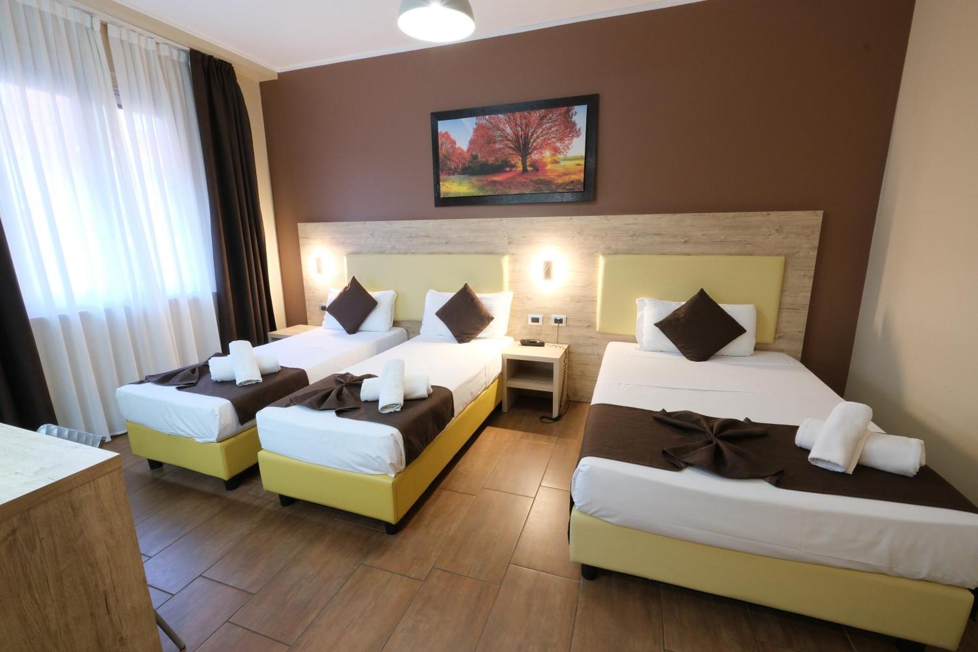 Hotel Giacosa Milan Bagian luar foto